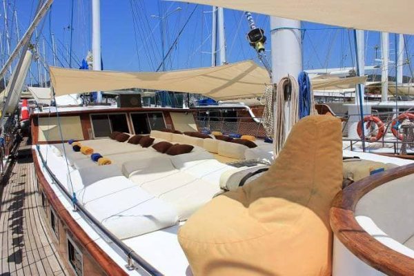 Stay on the Boat Experience in Kekova (Mavi Boncuk Gulet)